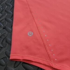 Lululemon High Neck Run and Train Tank Womens 8 Racerback Workout Top Athleisure